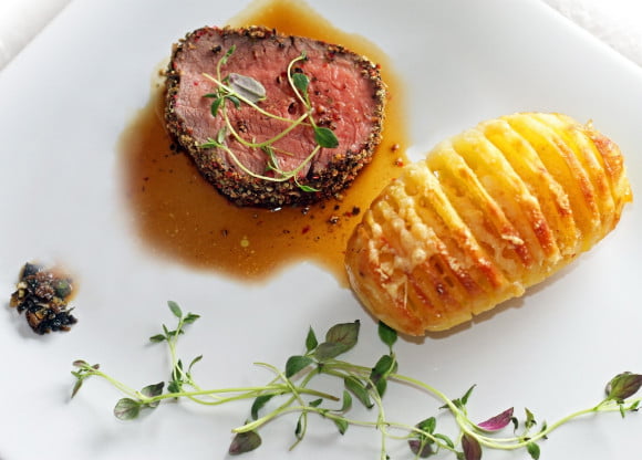 Pippuripihvi_hasselbackanperunat_3