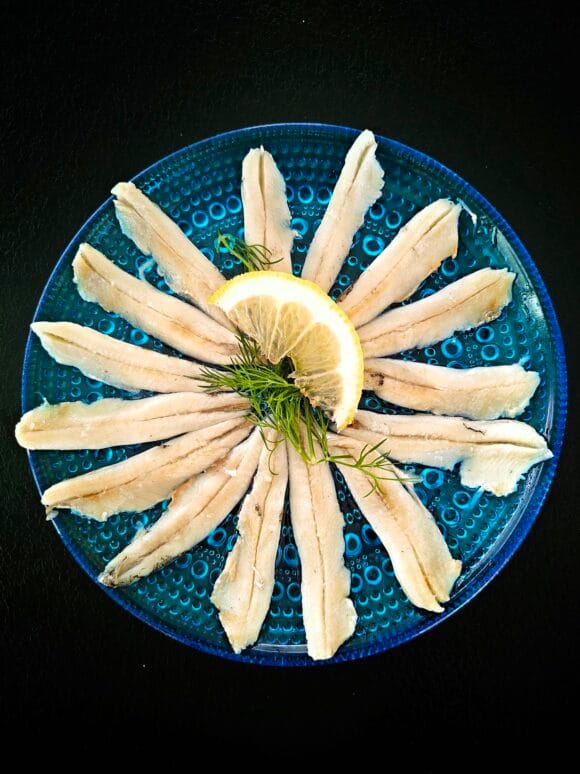 Espanjalaiset valkosipulisilakat - boquerones en vinagre