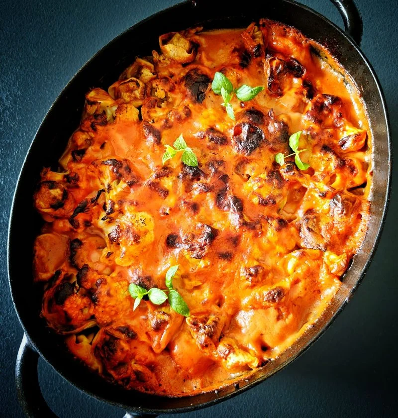 Kukkakaali-kana-tortellonivuoka