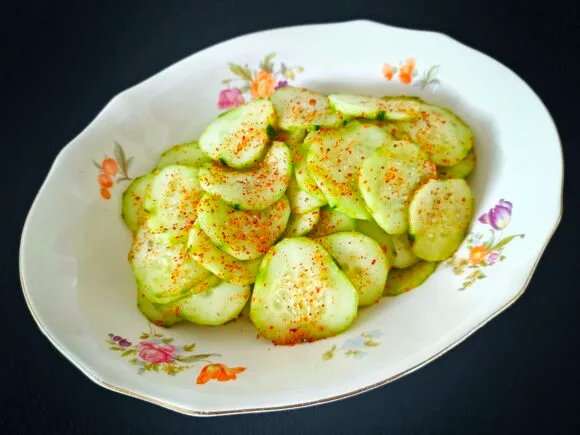 Maksikolainen-Tajin-kurkkusalaatti